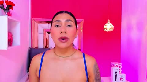 Snapshot of emily_sexy3 chatting on September 12, 11:21 am Emily online show from September 12, 11:21 am