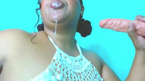 Snapshot of emily_sweet_23 chatting on February 12, 8:50 pm Liss online show from February 12, 8:50 pm