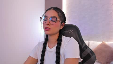 emily_tolson online show from April 16, 7:36 pm