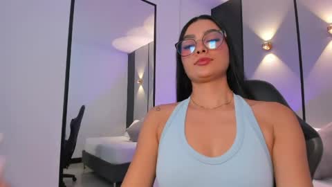 Snapshot of emily_tolson chatting on April 29, 7:31 pm emily_tolson online show from April 29, 7:31 pm