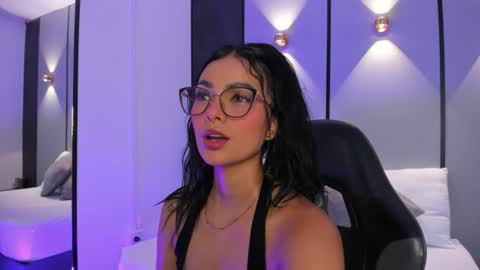 Snapshot of emily_tolson chatting on June 25, 7:18 pm emily_tolson online show from June 25, 7:18 pm