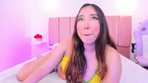 emily_walker4 online show from March 14, 5:13 am