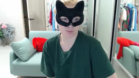 Snapshot of emily_york18 chatting on March 11, 6:25 pm Emily online show from March 11, 6:25 pm