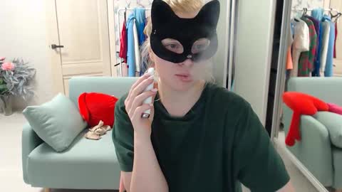 Snapshot of emily_york18 chatting on March 12, 7:42 pm Emily online show from March 12, 7:42 pm