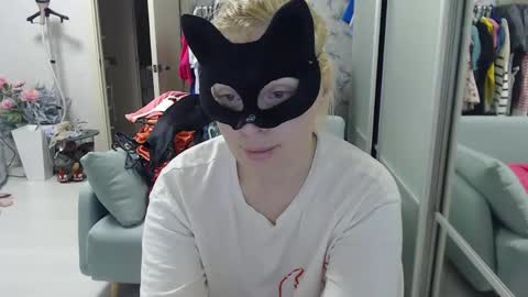 Snapshot of emily_york18 chatting on March 22, 4:21 pm Emily online show from March 22, 4:21 pm