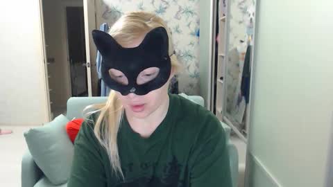 Snapshot of emily_york18 chatting on March 28, 4:50 pm Emily online show from March 28, 4:50 pm