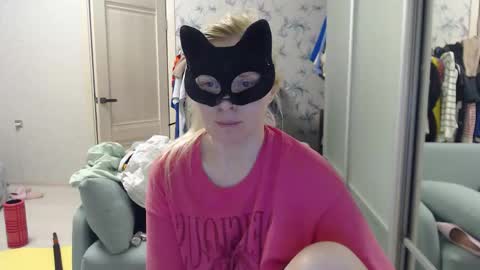 Snapshot of emily_york18 chatting on April 13, 6:35 pm Emily online show from April 13, 6:35 pm