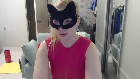 Snapshot of emily_york18 chatting on April 14, 6:58 pm Emily online show from April 14, 6:58 pm