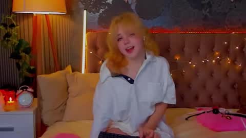 Snapshot of emilyangels chatting on January 19, 6:50 am Baby Emelli online show from January 19, 6:50 am