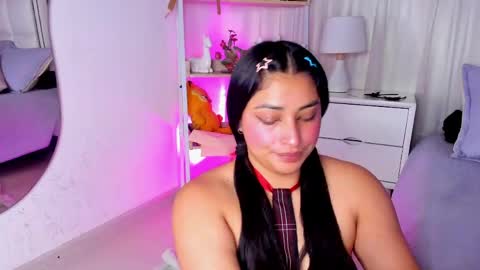 Snapshot of emilybta chatting on April 17, 8:23 pm EMILY online show from April 17, 8:23 pm