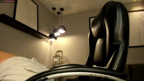 Emily Carter online show from May 23, 10:30 am