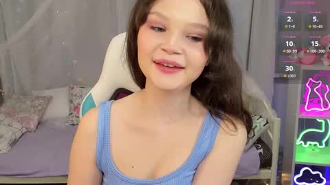 Snapshot of emilychaves chatting on January 17, 6:29 am Emilyhaves online show from January 17, 6:29 am