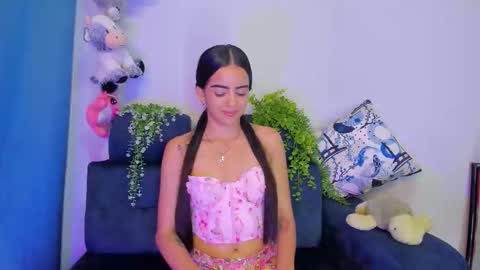 Snapshot of emilyclay_1 chatting on March 10, 11:21 pm Sweet Emily online show from March 10, 11:21 pm