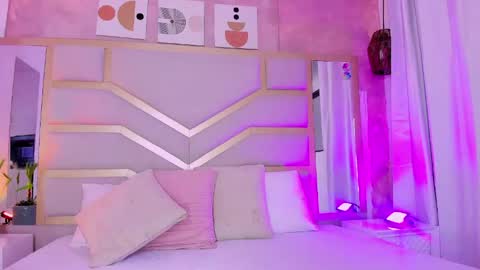 EMILY  online show from May 8, 8:25 pm