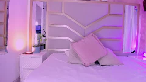 EMILY  online show from May 14, 9:10 pm