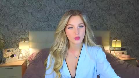 emilydancee online show from November 12, 5:13 pm