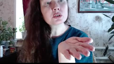 EmilyDoth online show from March 18, 6:05 am