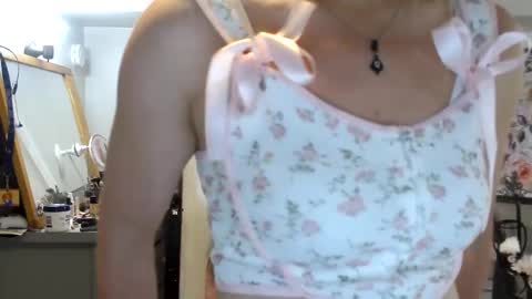 EmilyDresser online show from June 1, 4:03 am