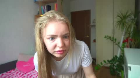 Snapshot of emilyemmi chatting on July 18, 7:34 am Emilyemmi online show from July 18, 7:34 am
