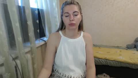 Snapshot of emilyfork chatting on May 15, 5:47 am emilyfork online show from May 15, 5:47 am