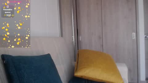 Emily online show from December 10, 3:22 pm