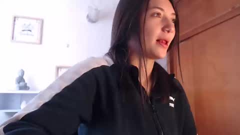Snapshot of emilyjangcandy_ chatting on February 25, 5:15 pm Emily Jang online show from February 25, 5:15 pm