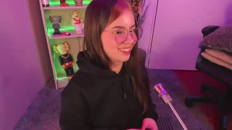 VALEEEN online show from January 4, 4:00 pm