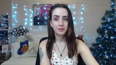 Snapshot of emilylayer chatting on December 14, 1:28 am Emyli online show from December 14, 1:28 am