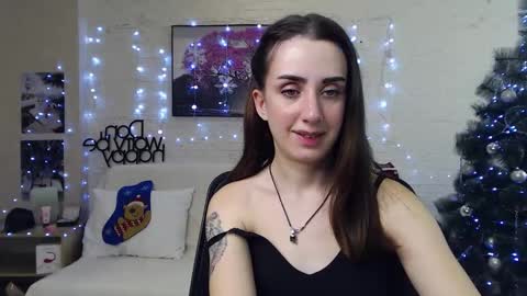 Snapshot of emilylayer chatting on December 26, 3:06 am Emyli online show from December 26, 3:06 am