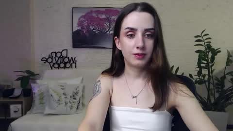 Snapshot of emilylayer chatting on January 5, 12:20 am Emyli online show from January 5, 12:20 am