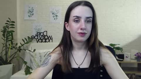 Snapshot of emilylayer chatting on January 6, 9:00 pm Emyli online show from January 6, 9:00 pm