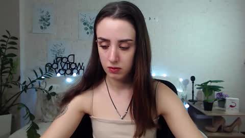 Snapshot of emilylayer chatting on January 14, 9:20 pm Emyli online show from January 14, 9:20 pm