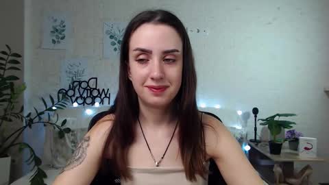 Snapshot of emilylayer chatting on January 15, 4:04 am Emyli online show from January 15, 4:04 am
