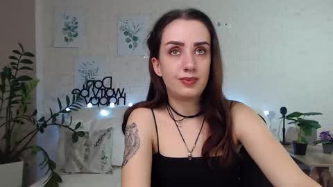 Snapshot of emilylayer chatting on January 18, 9:24 pm Emyli online show from January 18, 9:24 pm