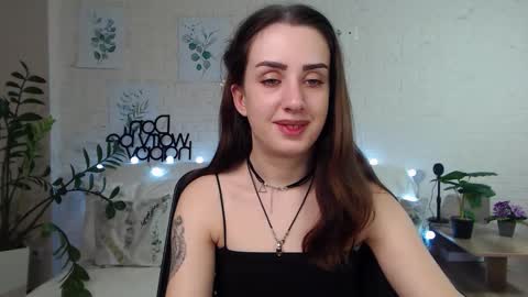 Snapshot of emilylayer chatting on January 19, 12:49 am Emyli online show from January 19, 12:49 am