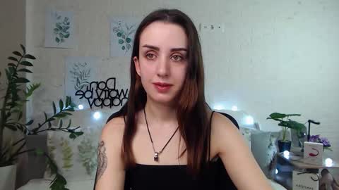 Snapshot of emilylayer chatting on January 25, 9:04 pm Emyli online show from January 25, 9:04 pm