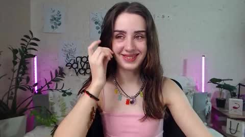 Snapshot of emilylayer chatting on January 28, 8:58 pm Emyli online show from January 28, 8:58 pm