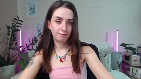 Snapshot of emilylayer chatting on January 29, 3:01 am Emyli online show from January 29, 3:01 am