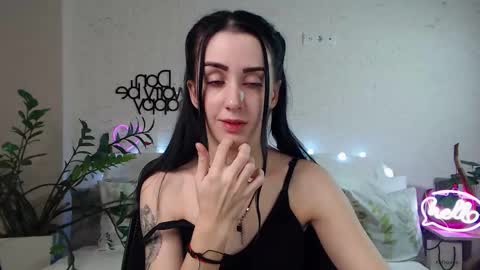 Snapshot of emilylayer chatting on February 16, 3:15 am Emyli online show from February 16, 3:15 am
