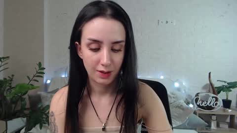 Snapshot of emilylayer chatting on February 27, 4:09 am Emyli online show from February 27, 4:09 am