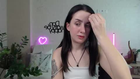 Snapshot of emilylayer chatting on March 4, 10:05 pm Emyli online show from March 4, 10:05 pm
