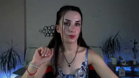 Snapshot of emilylayer chatting on September 12, 4:40 pm Emyli online show from September 12, 4:40 pm