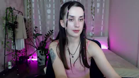 Snapshot of emilylayer chatting on September 19, 5:24 pm Emyli online show from September 19, 5:24 pm