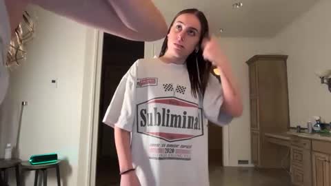 Snapshot of emilyparkerrr chatting on February 26, 10:36 am emilyparkerrr online show from February 26, 10:36 am