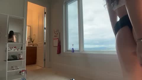 Snapshot of emilyparkerrr chatting on February 27, 10:43 pm emilyparkerrr online show from February 27, 10:43 pm