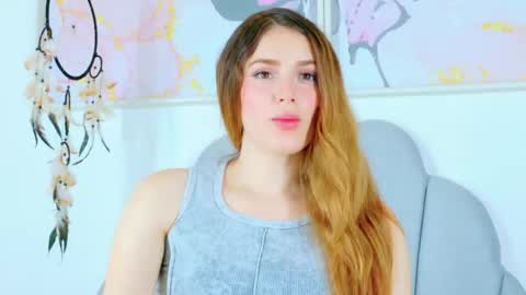 Snapshot of emilypradaa chatting on April 8, 1:49 am Emii online show from April 8, 1:49 am