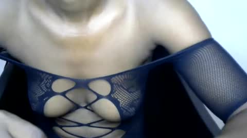 Snapshot of emilypussi chatting on August 7, 10:01 pm emilypussi online show from August 7, 10:01 pm
