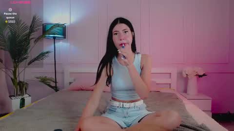 Snapshot of emilyramsey chatting on July 5, 1:29 pm Emily online show from July 5, 1:29 pm