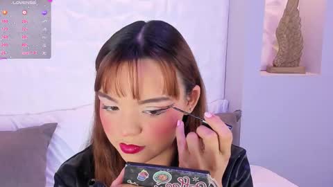 EMILY online show from January 14, 7:41 pm