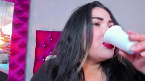 Snapshot of emilysander_ chatting on January 14, 1:06 pm Emily online show from January 14, 1:06 pm